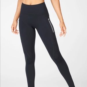 NWT Black Fabletics Leggings (Size S)